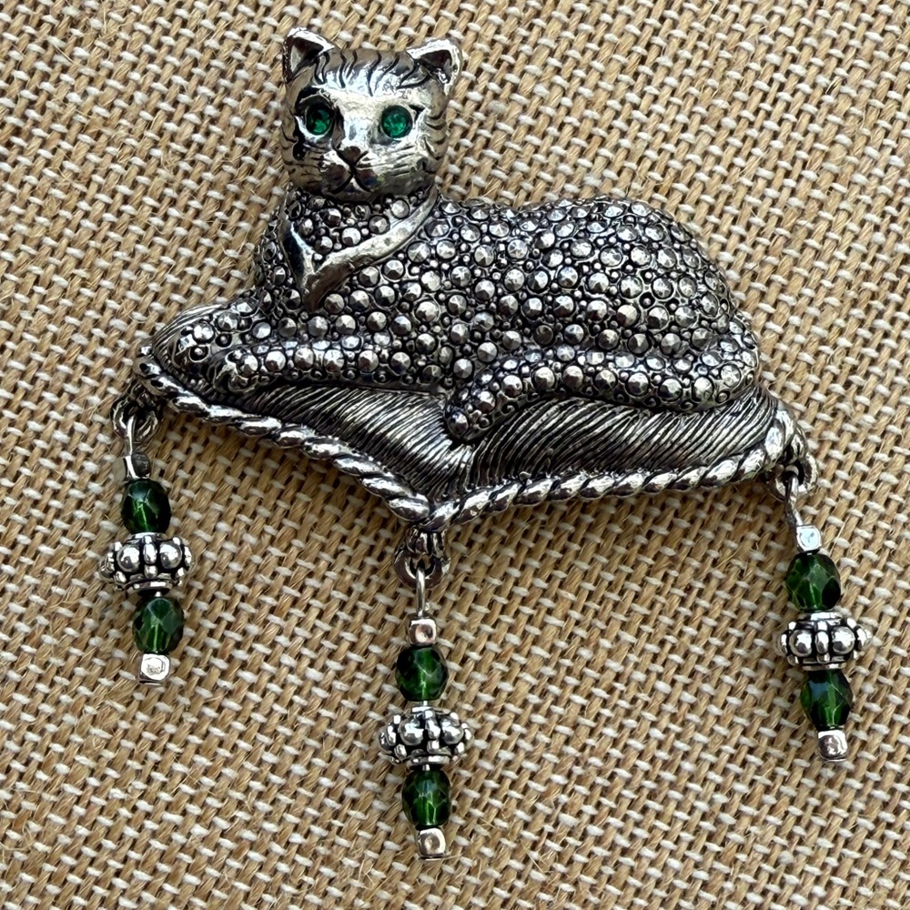 AVON -  Cat Brooch in Silver Tone with Green Accents